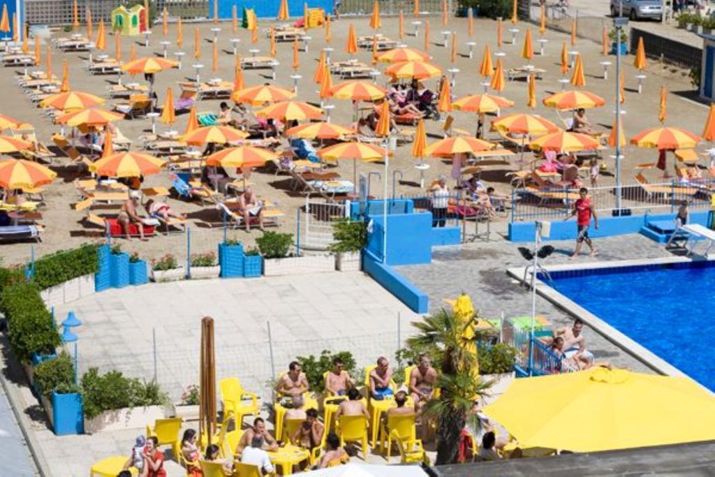Hotel Leonardo Cesenatico Exterior foto